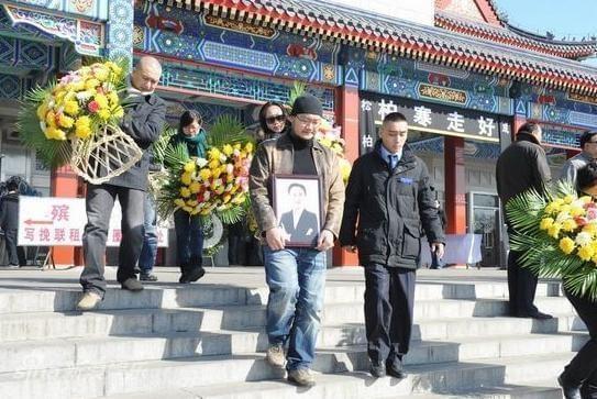 演员柏寒：丈夫意外离世，她又患癌，留下儿子给海清养
