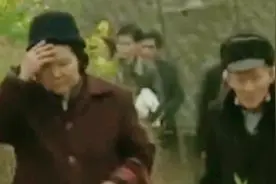 湖南78岁农妇自称怀孕，四处宣传老来得子，医生检查后发现端倪图片