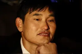 草根明星大衣哥，是如何一步步出名的，成名后的心态他有何变化？图片