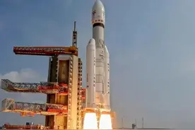 印度成功发射月船3号的火箭非常牛！咱们要反思了！图片