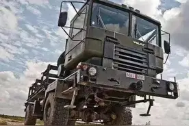 卸甲归田的军车改作民用，各国都怎么做？看完就一个字：“服”图片