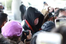 情侣住酒店遇到警察查房怎么办？会像李易峰一样吗？图片