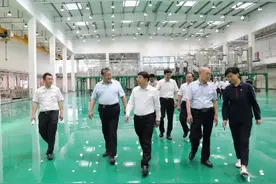 汾酒与华新燃气集团举行战略合作座谈图片