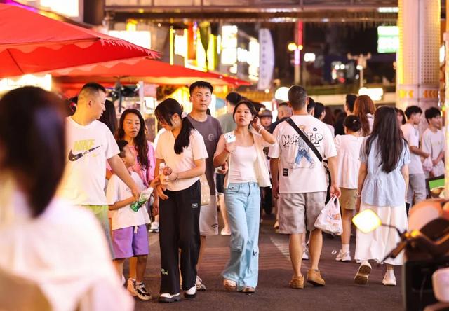 贵阳太平路，越夜越精彩！