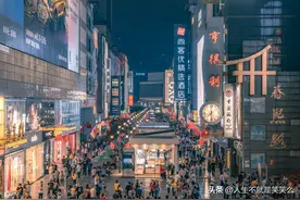 如果不谈平均数，我们来看看中国居民各阶层2022年的中位数收入图片