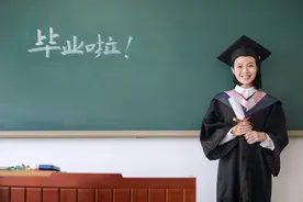 硕士答辩进行时，答辩时有哪些注意事项？千万别硬刚！图片