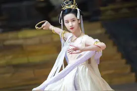 “南航校花”发艳压通稿？拉踩主演？《长月烬明》热播争议不断，陈都灵工作室发声明：从未有过恶意营销行为图片