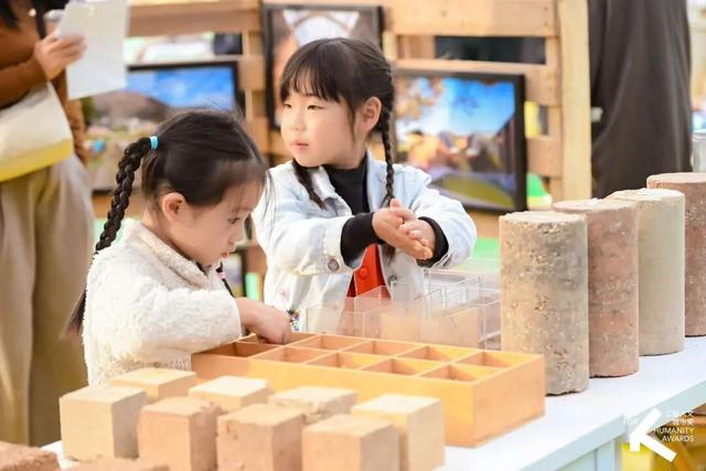 我们在这里相遇，于是城市开始呼吸