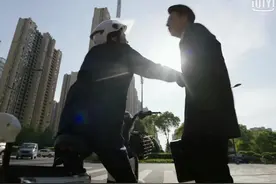 《底线》：方远被人捅刀，李小乐拎不清的人情世故，终究害了方远图片
