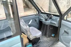 一辆废旧全封闭的电动三轮车能卖多少钱？告诉你，别再卖亏了图片