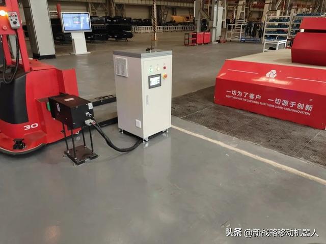 泰坦无线充：86%效率解放移动机器人生产力