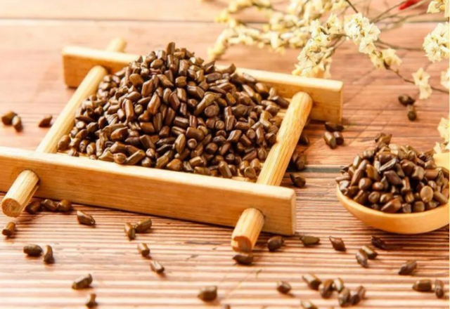 建议男人40岁以后，少吃大鱼大肉，多喝4种茶，精力充沛身体好