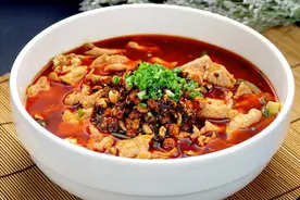 水煮肉片，切忌直接下锅，学会2点，肉片又滑又嫩，不柴不腥图片