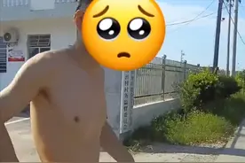 乘风破浪？男子野泳，被浪从一个市拍到了另一个市…图片