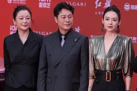 北影节红毯：倪妮冷艳，高叶俗气，白百何好胖，张颂文引全场尖叫图片