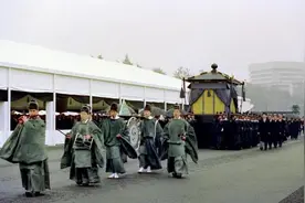 1989年日本天皇葬礼上，中国代表发布一份声明，是所有国人的心愿图片