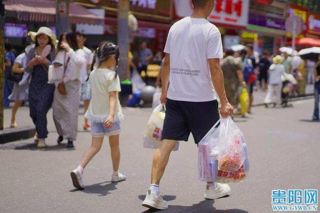 【图集】在民生路，避暑客就一个字：买！