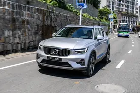 全系48V，还配水晶挡杆！升级后的沃尔沃XC40真让小姐姐招架不住图片