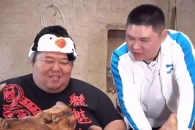560斤胖猴仔减肥欢乐多，一周减17斤得神秘大奖，打开后本尊急了图片