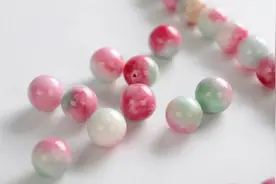 每日一句英语（附音频）| "one after another”是什么意思？图片