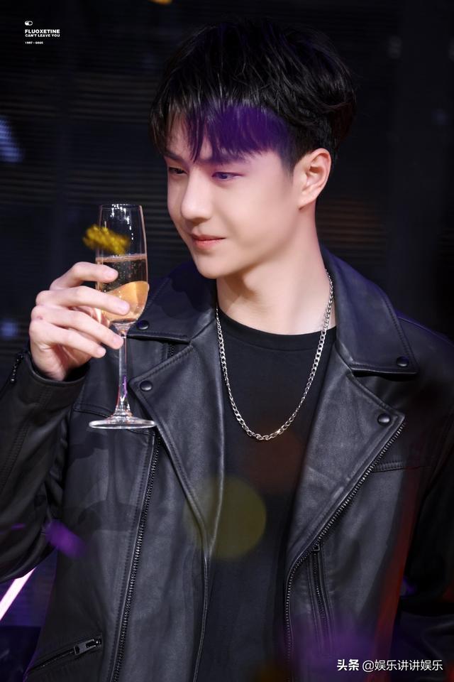 往事不再追提,《无感》是王一博对于外界所有不礼貌声音的回击,保持