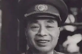 他是贵州唯一的开国上将，一生低调做人，与毛主席一家都关系亲密图片