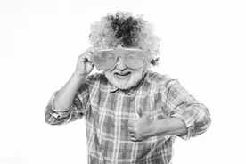 公公与媳妇的相处之道图片