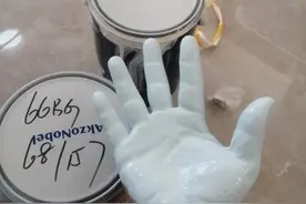 墙面摸着掉灰怎么办？直接刷漆可以吗？图片