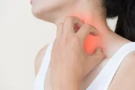 在脖子摸到一个包，若伴随6种情况，就要小心淋巴瘤了图片
