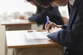 ​@贵州考生 今天8点起，记得下载打印准考证→图片