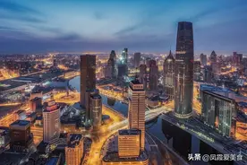 丢人！上海一领导参加下属婚礼，随礼200，走时竟顺走2瓶茅台图片