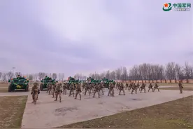武警第一机动总队某支队：苦练刺杀本领图片