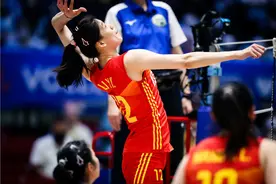 中国女排25-17胜赛尔赛亚，李盈莹回暖背后，两细节很关键！图片