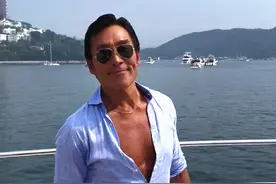 郑浩南婚变后出海散心，戴34万金表坐游艇显阔气，还跟前女友聚会图片