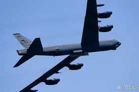 美军3架轰炸机出动，逼近我国大陆沿海，中美军机深夜交锋图片