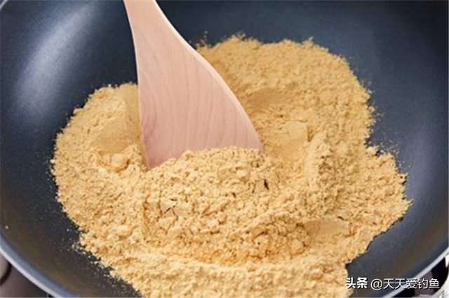 入冬了，分享2个窝料配方，发窝快留鱼久，野钓大鲫鱼必备