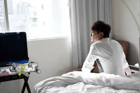 56岁张信哲：看了他的亿万豪宅，才知道他的低调都是“装”的图片