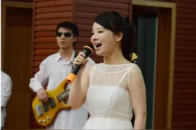 盲人歌手刘赛：24岁感动全国，爆红后嫁河南农村，自愿倒贴两套房图片