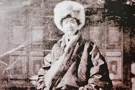 红军长征刚出草地，就有人送来40万斤粮食和2000斤盐，是谁给的？图片
