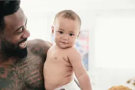 靠身体打球的小乔丹：30岁就下滑，迎娶美丽超模，孩子却是白皮肤图片