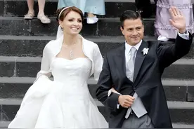 墨西哥最美夫人：40岁身材依旧迷人，二婚带3孩子下嫁总统图片