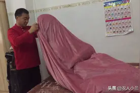 今天换上新床单和被子了，老刘教你们套被子方便又快视频封面