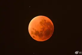【直播#看月全食遇上月掩天王星#】今晚视频封面