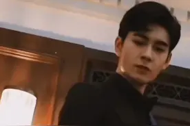 #内娱95后浓颜系代表#95后浓颜系代表我觉得是陈星旭、吴磊、王鹤棣、张凌赫啊！[送花花]每一个都好帅啊！