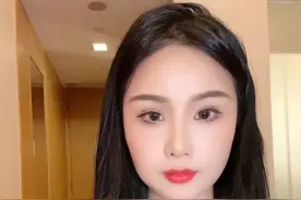 网红美七发视频报平安！！！上条视频脸肿、针眼是由于做了医美，说话磕巴是由于视频没剪辑，目前人在新加坡一切安好

#网红美七777否认炒作蹭流量#视频封面