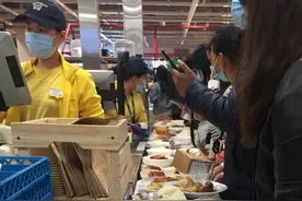 昆明终于开宜家了，排长队就为体验宜家的美食，老公：这场面害怕视频封面