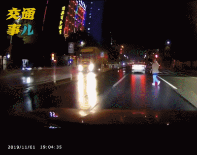 别把马路当成自家后院，任性横穿害人害己图片
