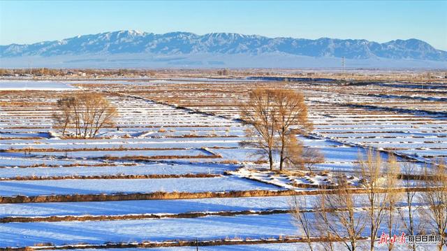 雪染巍峨祁连山 静谧纯净似丹青