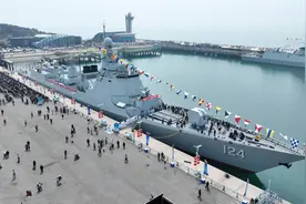 外媒关注中国海军成立75周年开放日活动图片