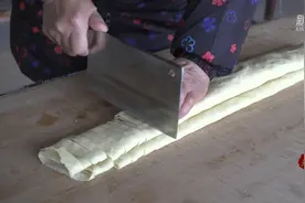 千城百县看中国｜湖北鹤峰：手工绿豆皮图片